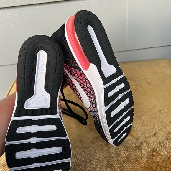 Size 9 - Nike Air Max Sequent 2 women’s - Picture 5 of 5